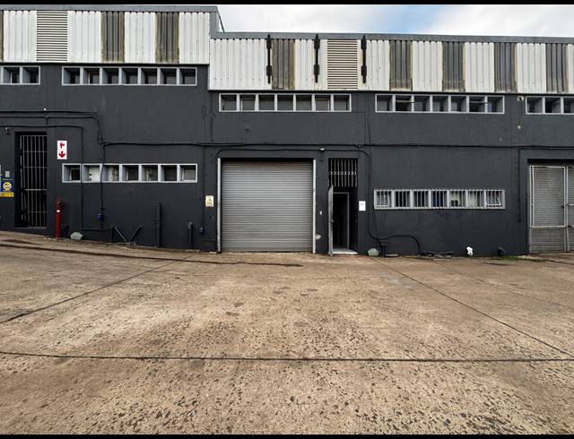 240M² MINI FACTORY TO LET IN PHOENIX INDUSTRIAL